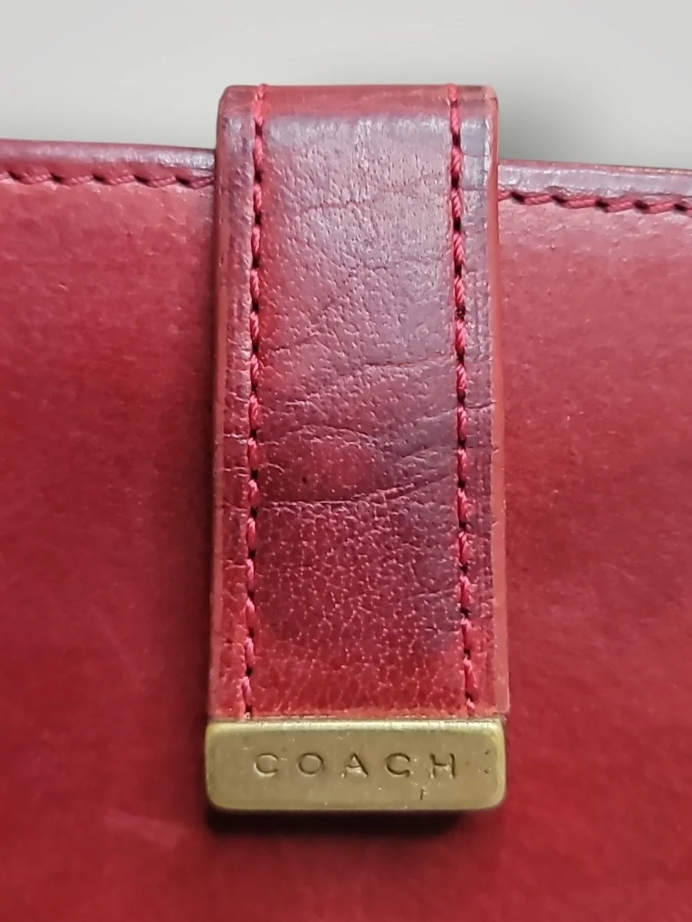COACH Red Vintage Buffalo Calf Leather Continental Kisslock Wallet Preloved
